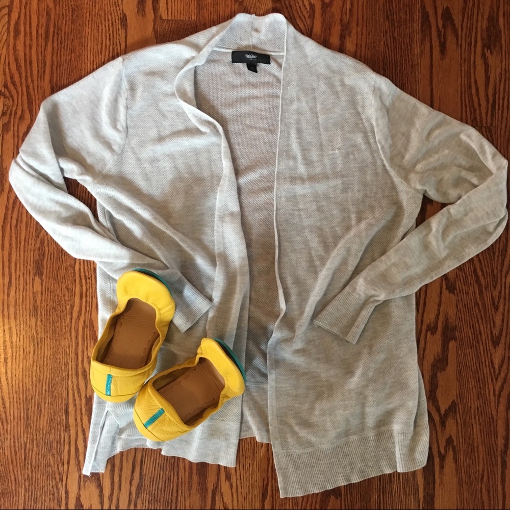 Lightweight sweater